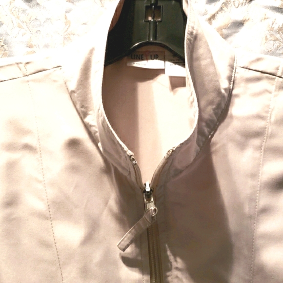 LINE UP TAN ZIP FRONT POLYESTER VEST SZ L - Picture 3 of 8